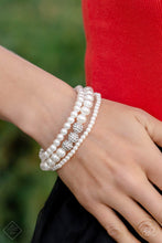 Load image into Gallery viewer, Showy Soprano - White