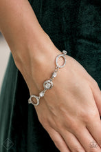 Load image into Gallery viewer, Pushing Your LUXE Necklace and Bracelet Set
