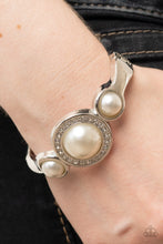 Load image into Gallery viewer, Debutante Daydream - White